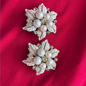 Vintage Pearl Leaf clip on earrings